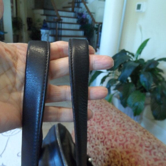 Salvatore Ferragamo Black Lamb Skin Leather "Gancio" Shoulder Bag - Picture 11 of 16